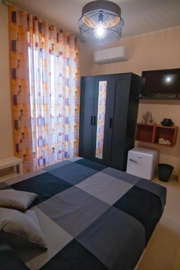 Civico 101 Bed & Breakfast Минтурно Екстериор снимка